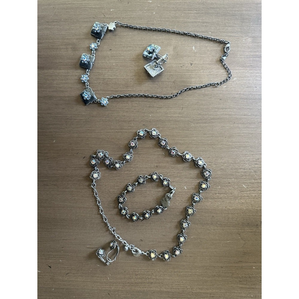 Costume Jewelry Gothic 2 Necklaces Two Pairs Earring And One Bracelet‎